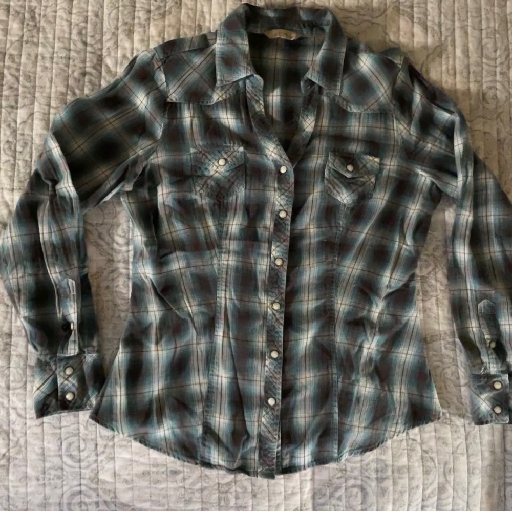 Natural reflections. Blue and gray blouse. Size M